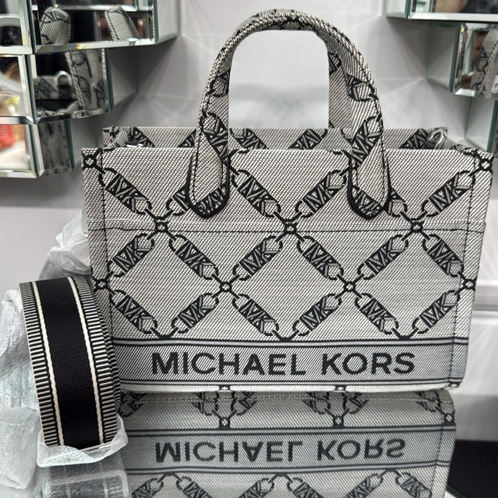 Michael Kors Gigi Messenger Tote
